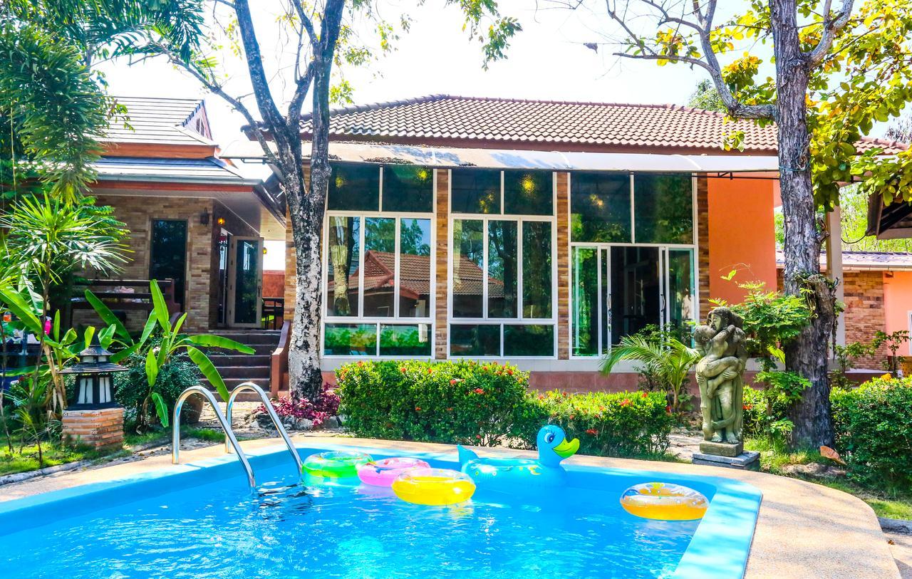 Phalaburi Resort Ban Chang  Exterior photo