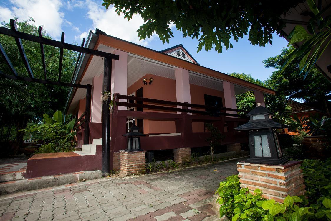 Phalaburi Resort Ban Chang  Exterior photo